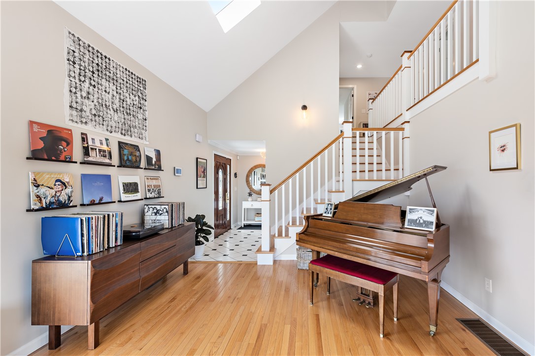 180 Taylor Road Portsmouth, RI 02871 - Photo 7 of 37
