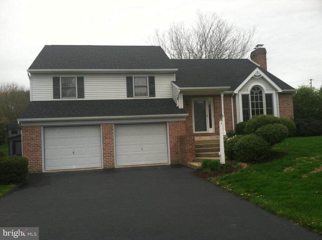 4 Robert Road Lititz, PA 17543 - Photo 1 of 46