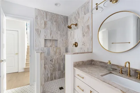 $1,800,000 | 2218 Lindell Avenue, Austin, TX 78704