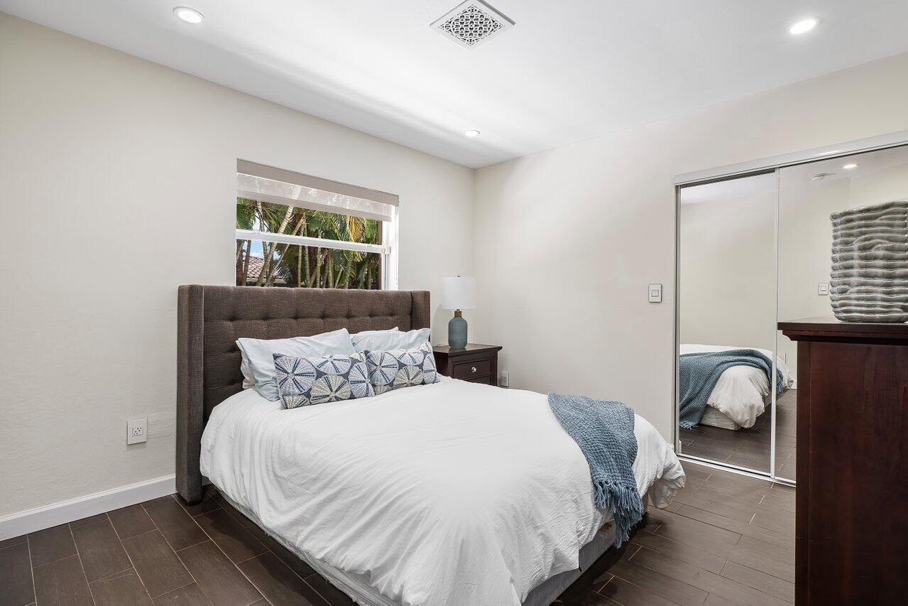 855 Berkley Street Boca Raton, FL 33487 - Photo 20 of 48 020-855BerkleyStreet-BocaRaton-FL-33487-