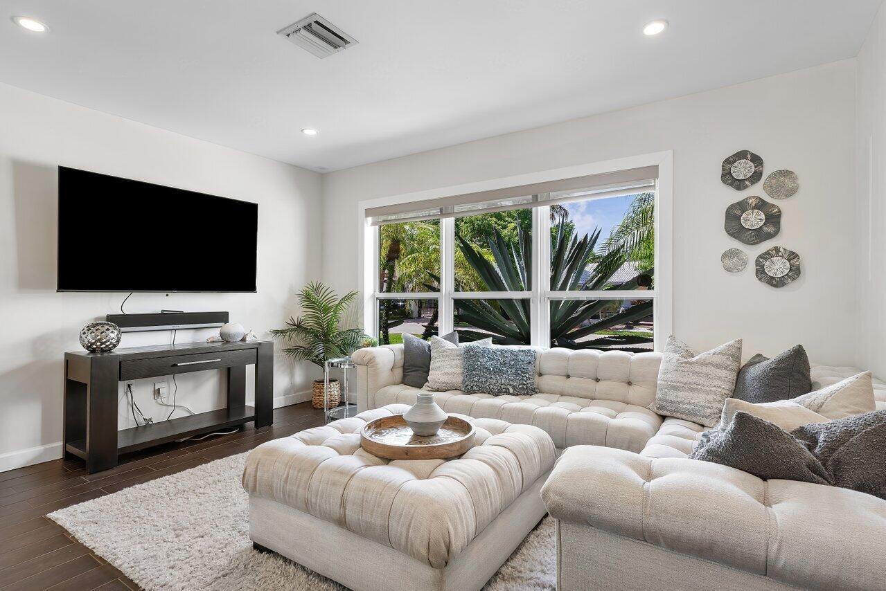 855 Berkley Street Boca Raton, FL 33487 - Photo 6 of 48 006-855BerkleyStreet-BocaRaton-FL-33487-