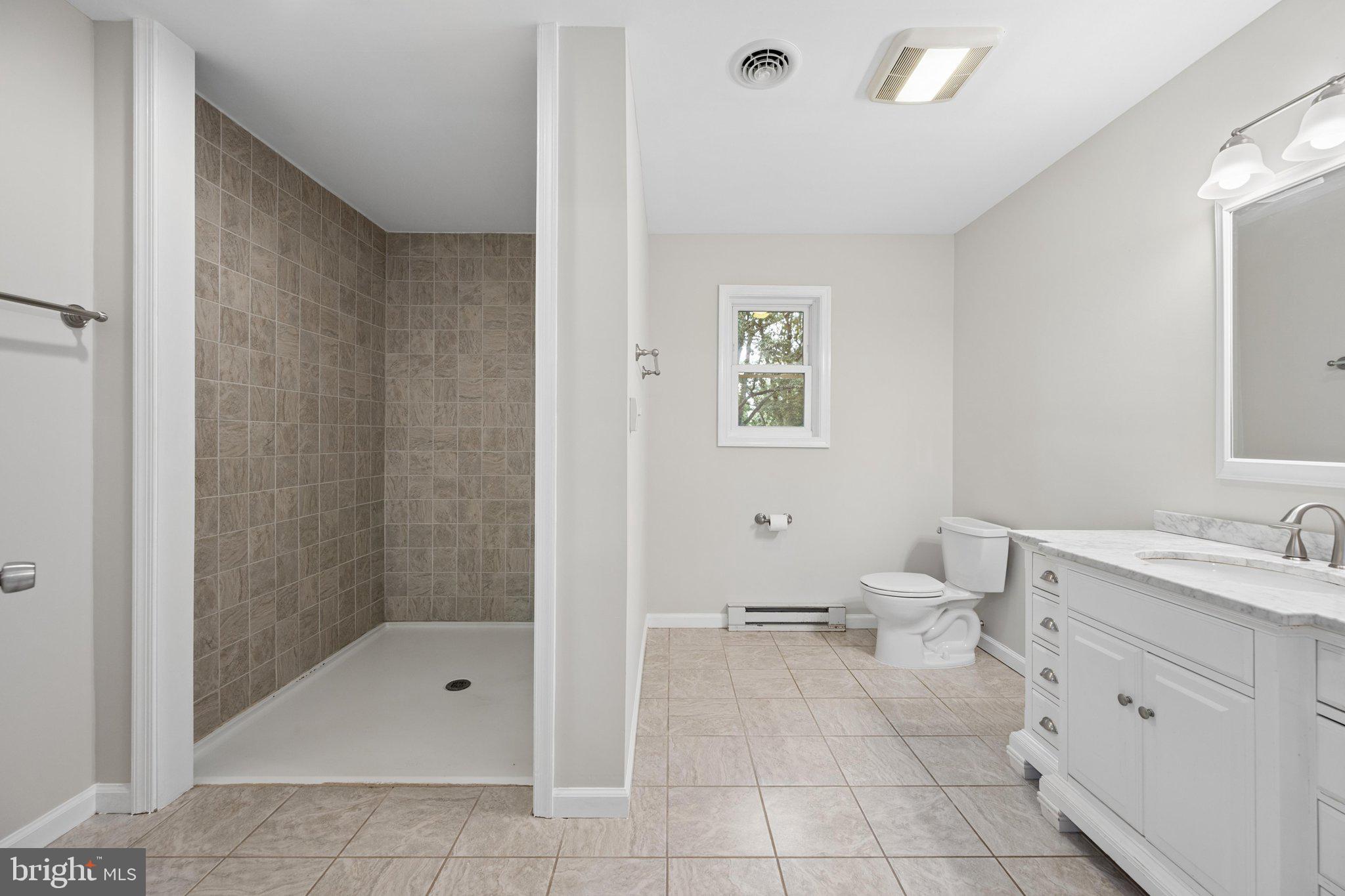 4840 Buffalo Road Mount Airy, MD 21771 - Photo 10 of 112 In-Law Bathroom