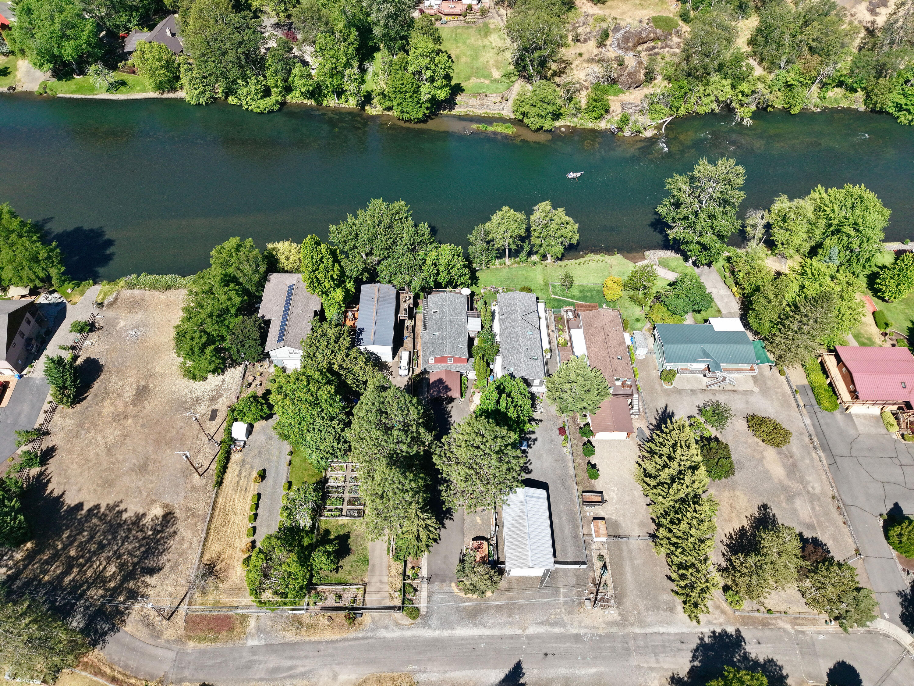 150 Castaline Place Shady Cove, OR 97539 - Photo 70 of 83 Aerial