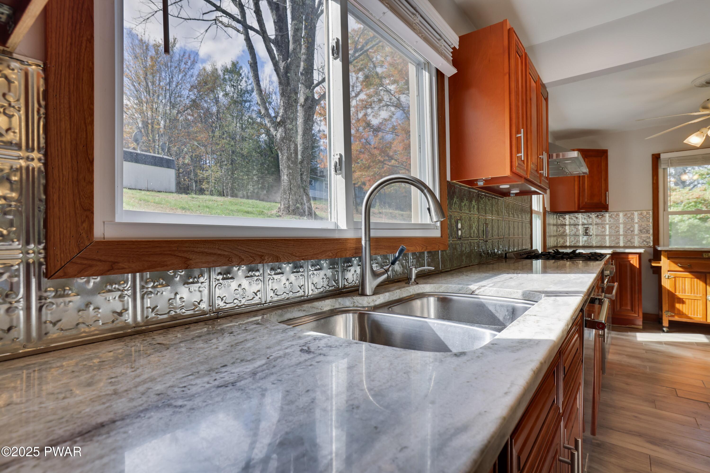 116 Peifer Road Lake Ariel, PA 18436 - Photo 8 of 38 Kitchen Granite Countertops
