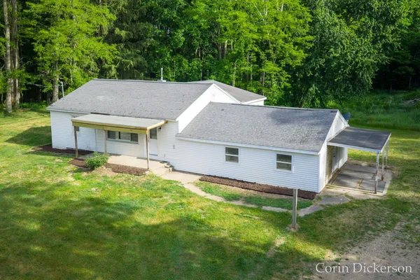 $294,900 | 3661 West 110th Avenue, Allegan, MI 49010