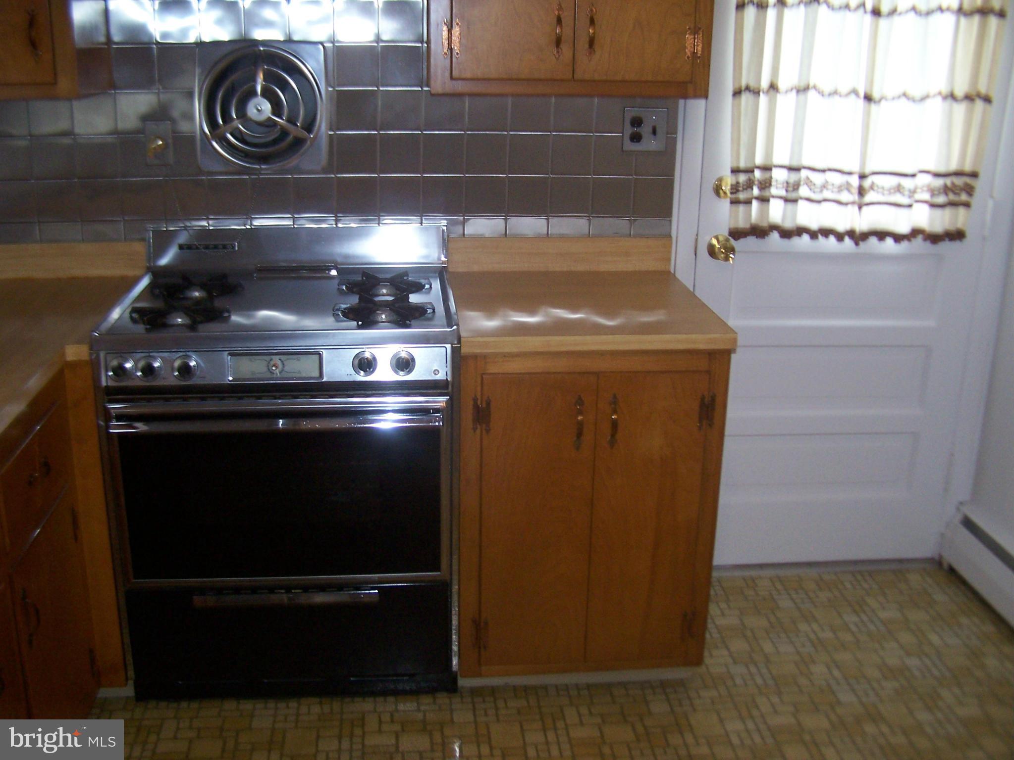 2826 Munster Road Baltimore, MD 21234 - Photo 11 of 23 Kitchen