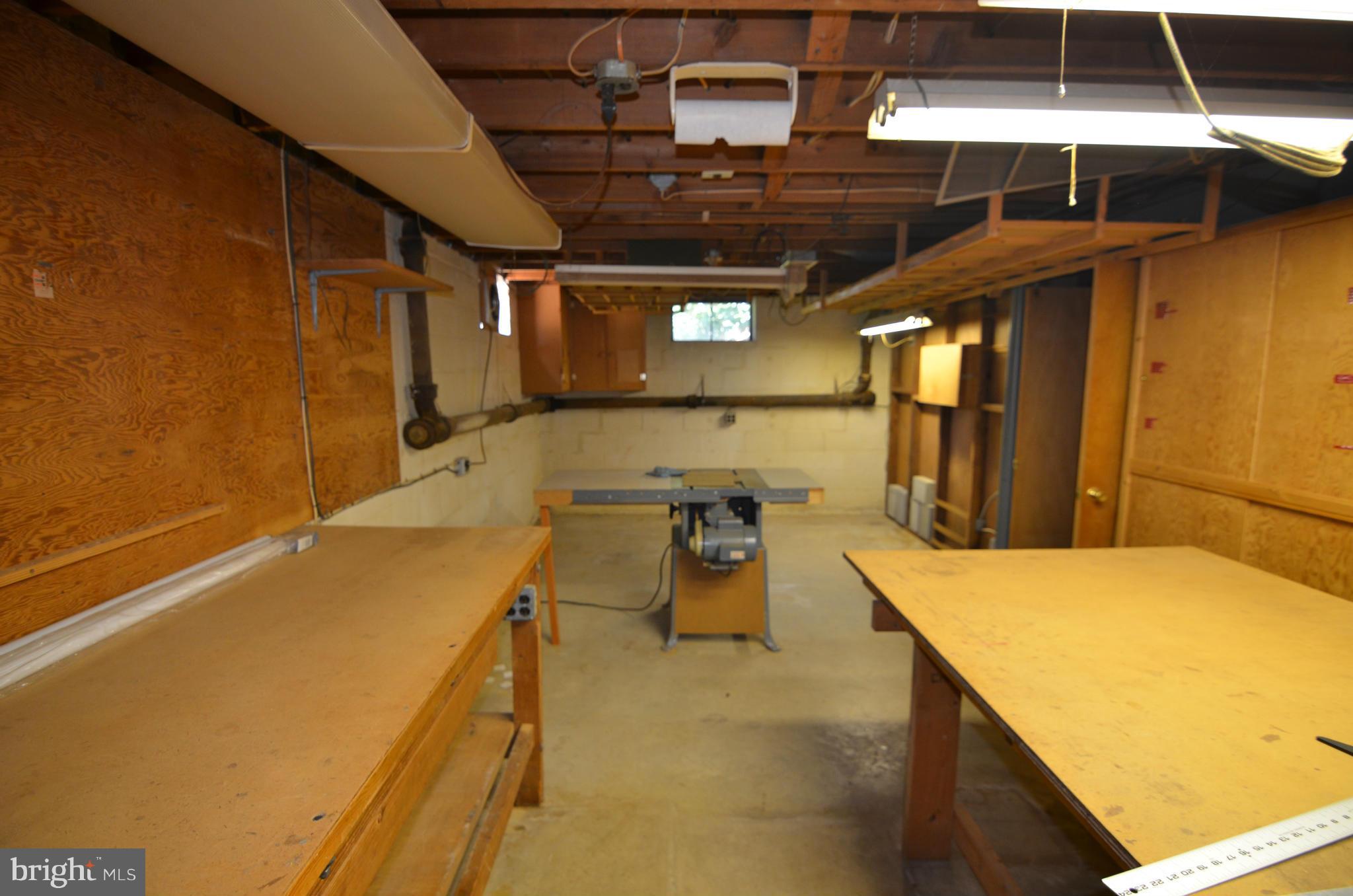 2826 Munster Road Baltimore, MD 21234 - Photo 17 of 23 work shop area