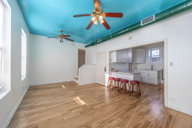 $1,800 | 3248 West 25th Street, Unit 2, Chicago, IL 60623