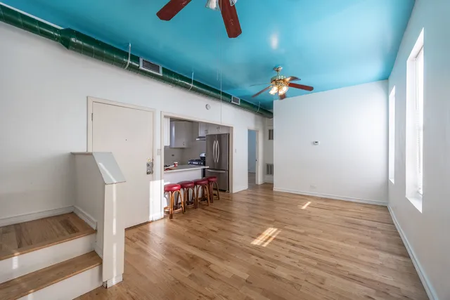 $1,800 | 3248 West 25th Street, Unit 2, Chicago, IL 60623