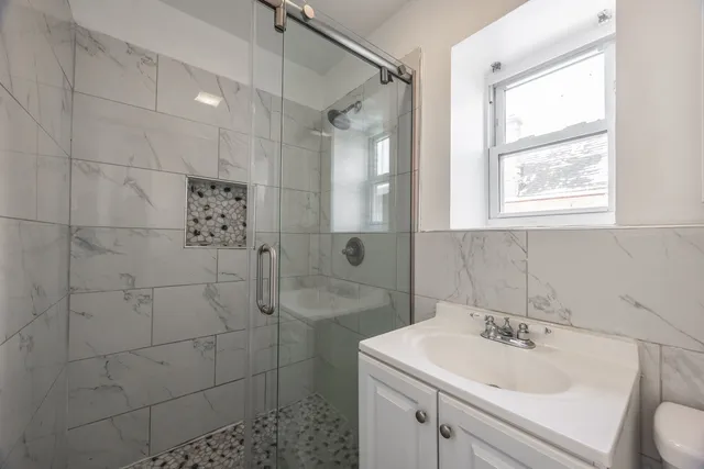 $1,800 | 3248 West 25th Street, Unit 2, Chicago, IL 60623