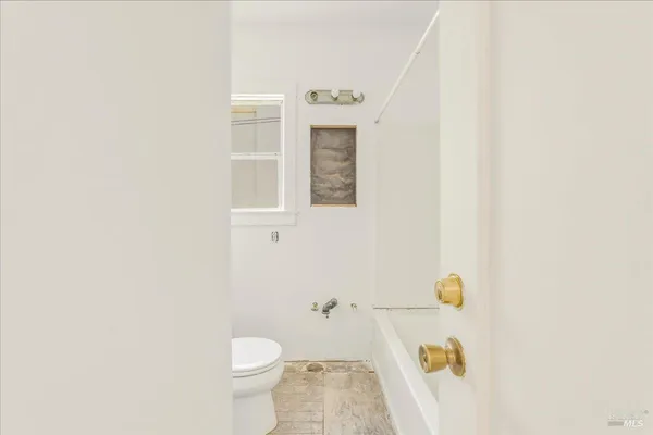 $950,000 | 852 Western Avenue, Petaluma, CA 94952