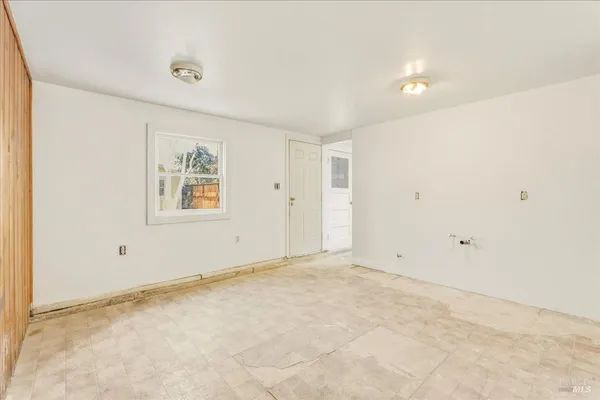 $950,000 | 852 Western Avenue, Petaluma, CA 94952