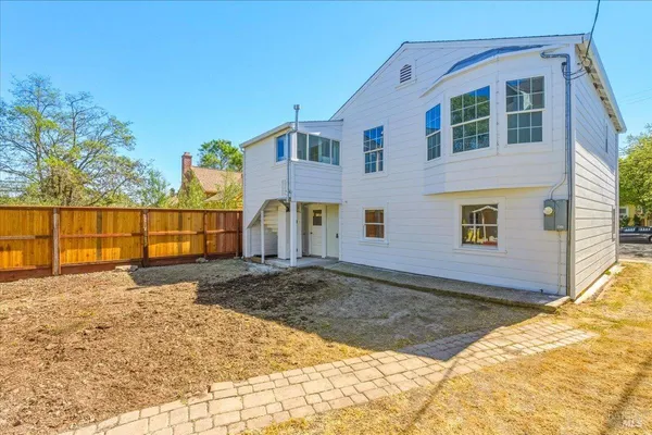 $950,000 | 852 Western Avenue, Petaluma, CA 94952
