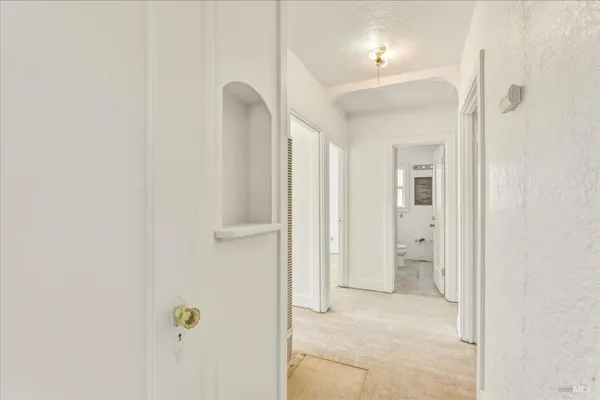 $950,000 | 852 Western Avenue, Petaluma, CA 94952