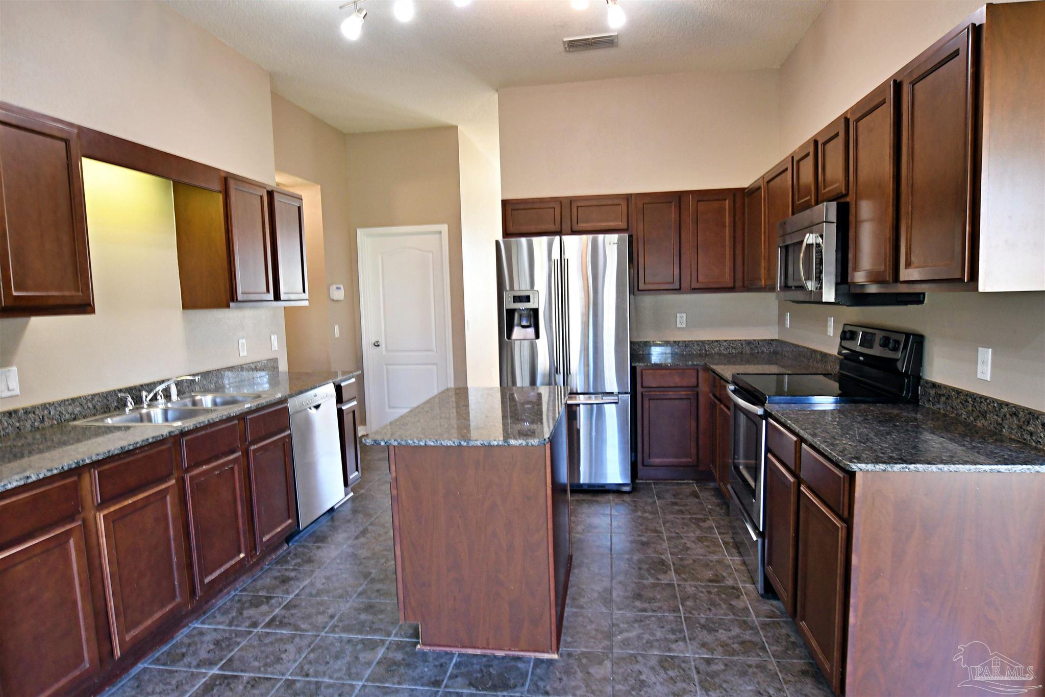 2120 Liberty Loop Road Cantonment, FL 32533 - Photo 4 of 18