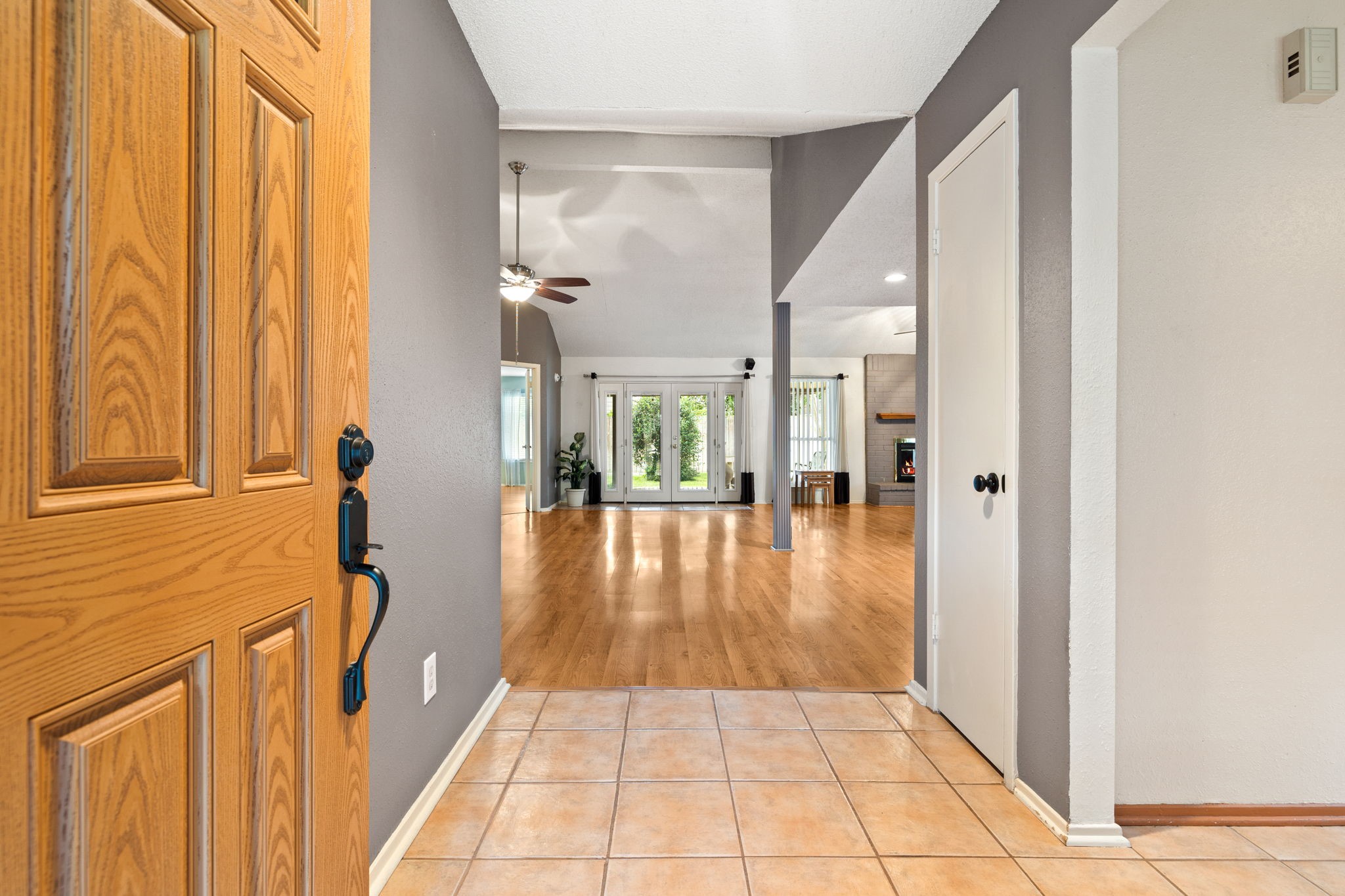 2811 Whispering Springs Drive Spring, TX 77373 - Photo 4 of 31