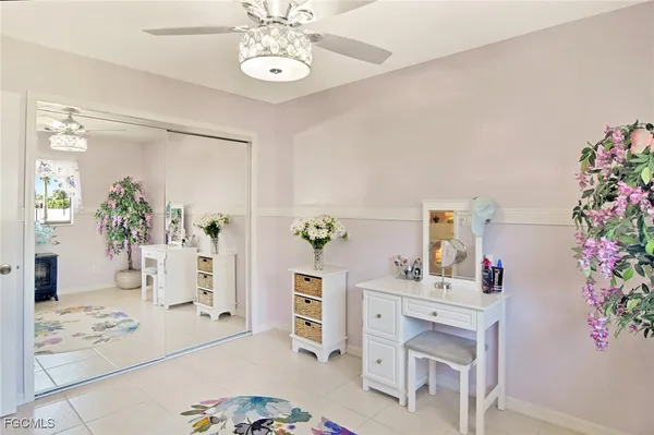 a view of a livingroom with furniture