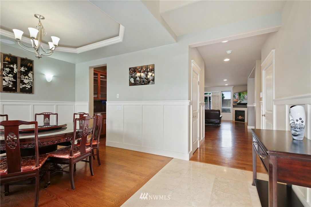 2114 Northeast 18th Street Renton, WA 98056 - Photo 3 of 35 Gallery Image 3