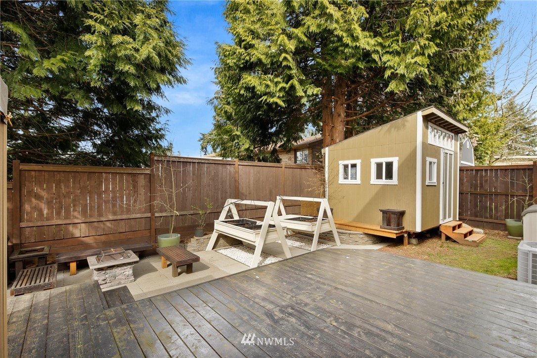 2114 Northeast 18th Street Renton, WA 98056 - Photo 32 of 35 Gallery Image 32