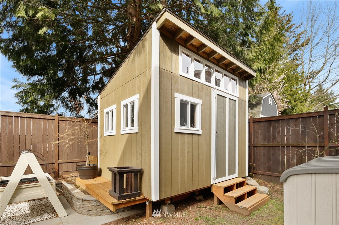 2114 Northeast 18th Street Renton, WA 98056 - Photo 33 of 35 Gallery Image 33