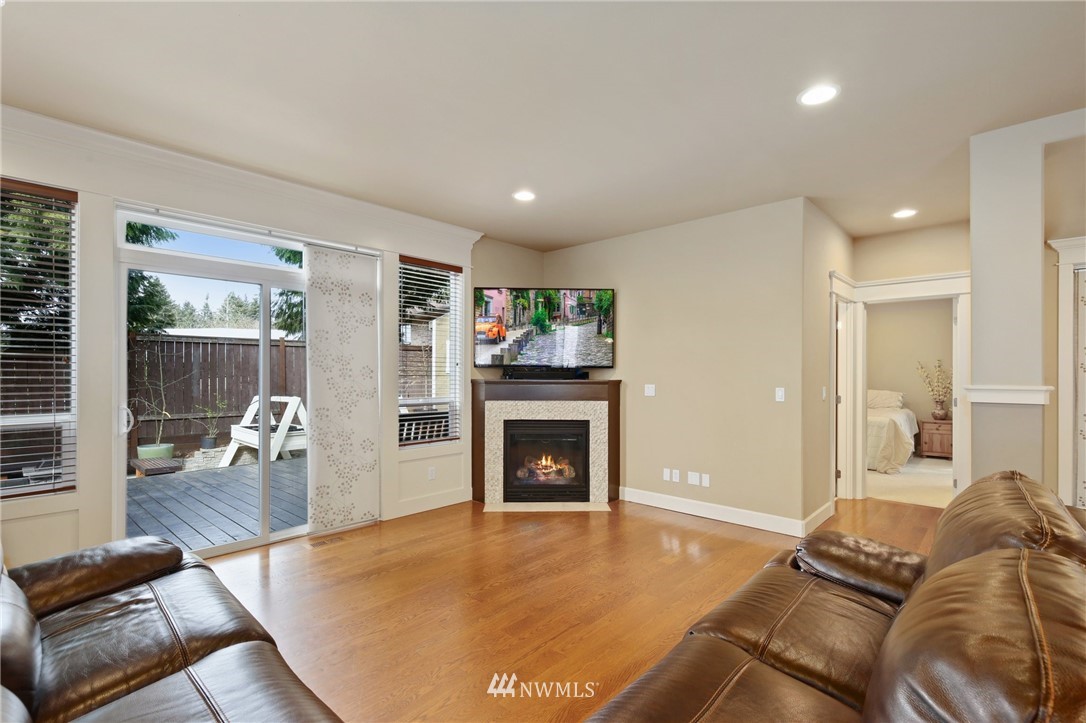 2114 Northeast 18th Street Renton, WA 98056 - Photo 10 of 35 Gallery Image 10