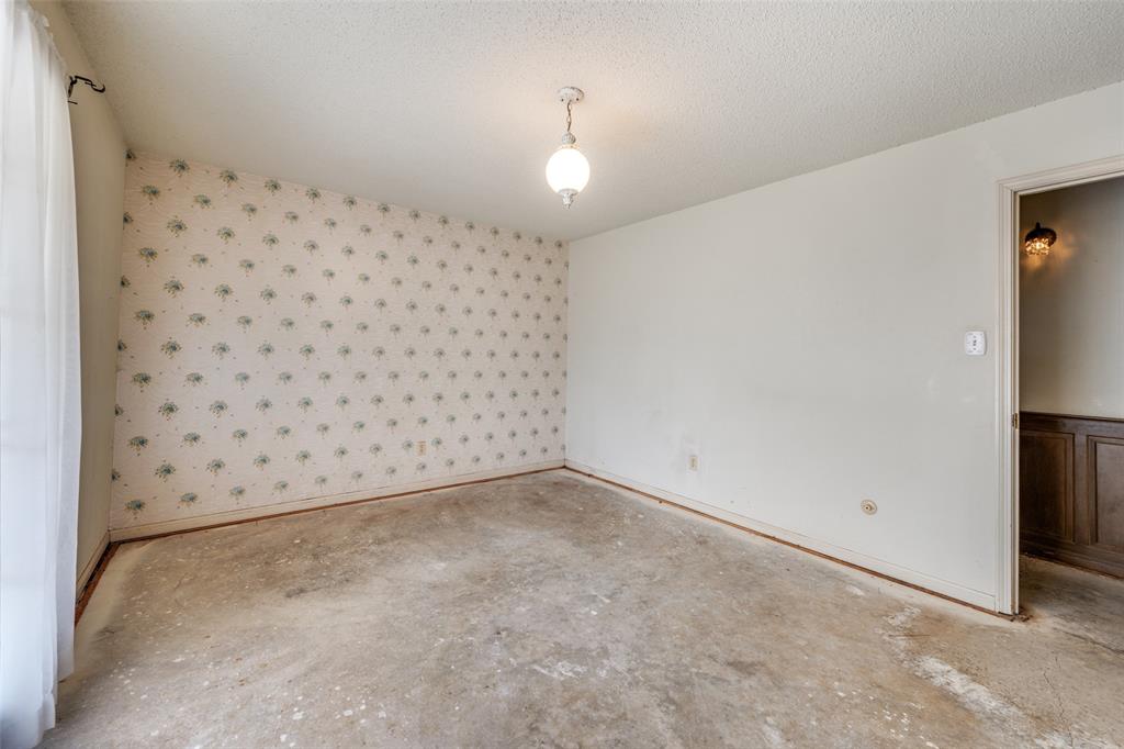 5001 Boulder Lake Road Fort Worth, TX 76103 - Photo 18 of 22 a view of a livingroom with wooden floor