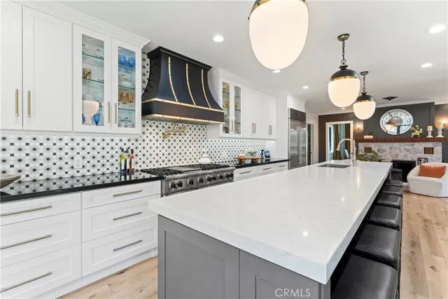 $3,995,000 | 28041 Lakes Edge Road, Lake Arrowhead, CA 92352