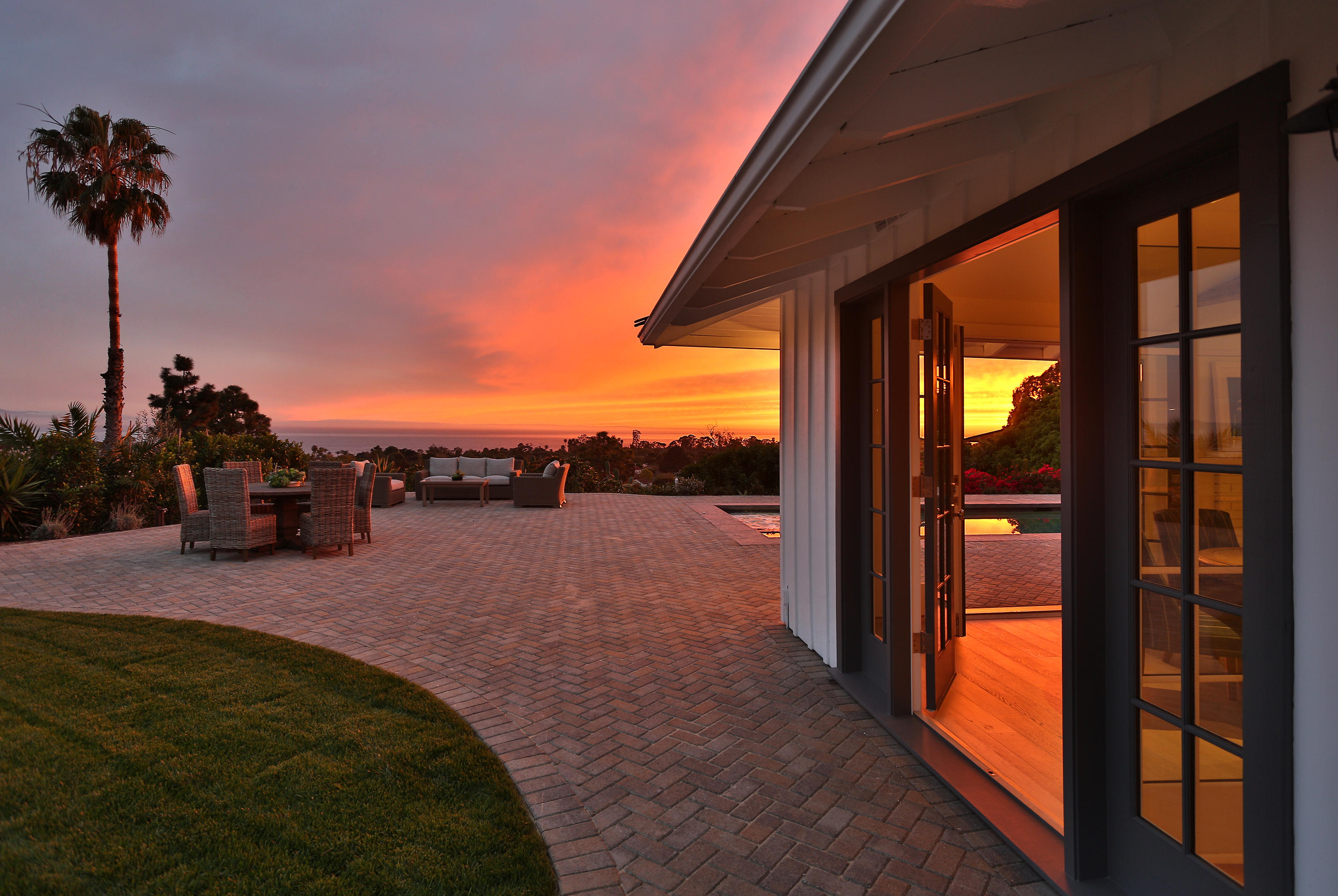 527 Meigs Road Santa Barbara, CA 93109 - Photo 14 of 30 a balcony with view of the ocean view