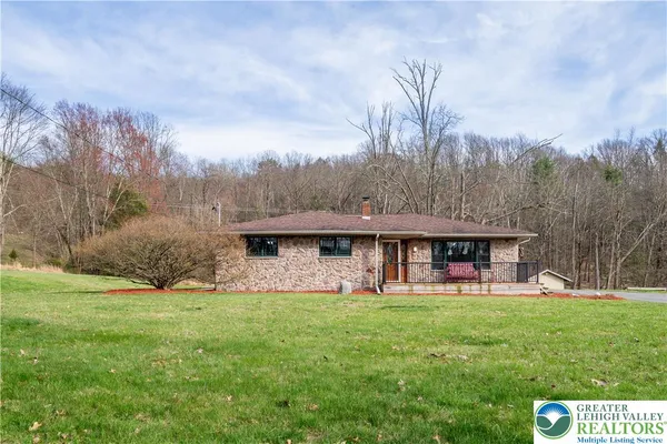 $425,000 | 4043 Manor Drive, Stroudsburg, PA 18360