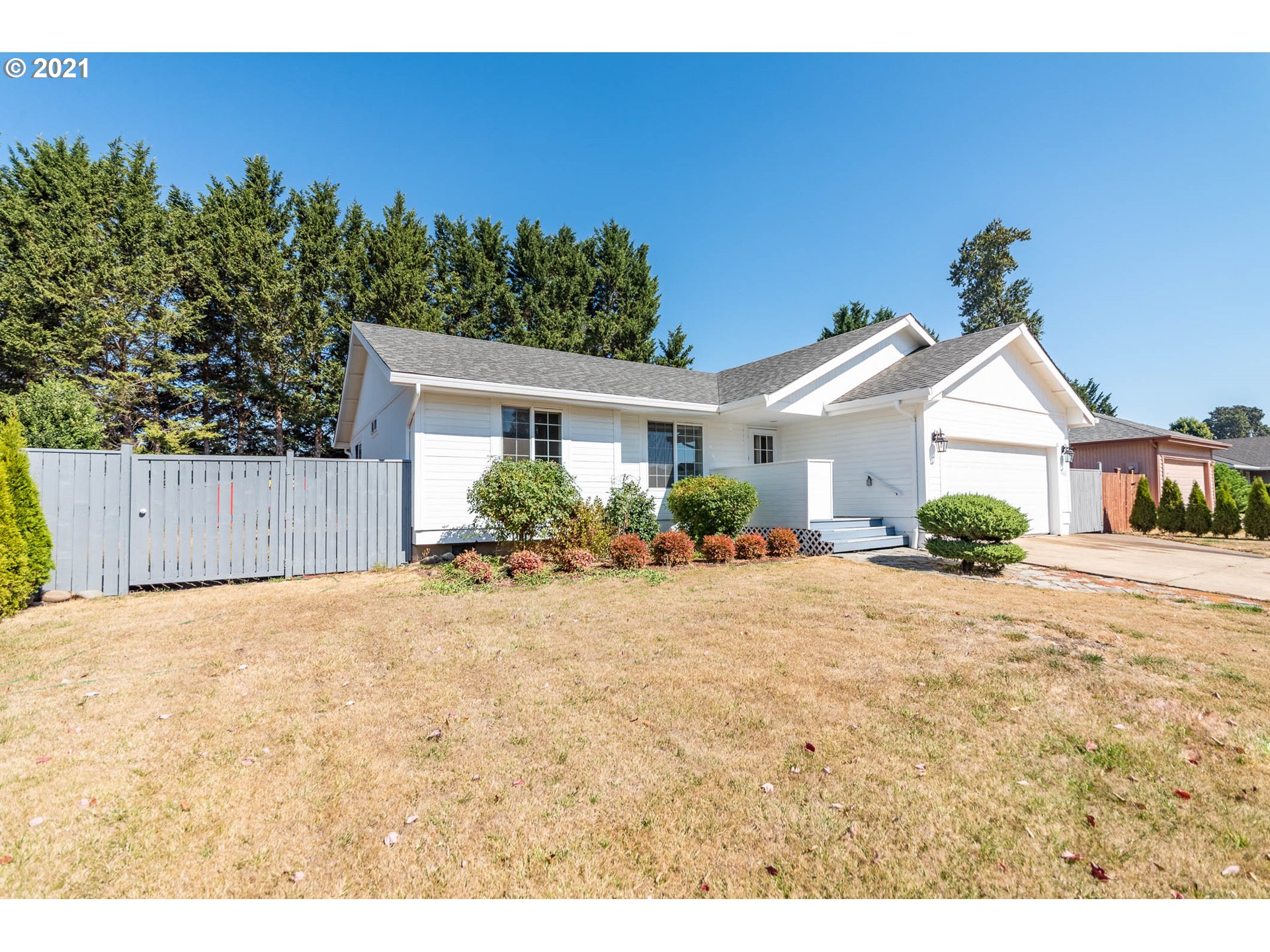 4488 Glacier Street Springfield, OR 97478 - Photo 1 of 18