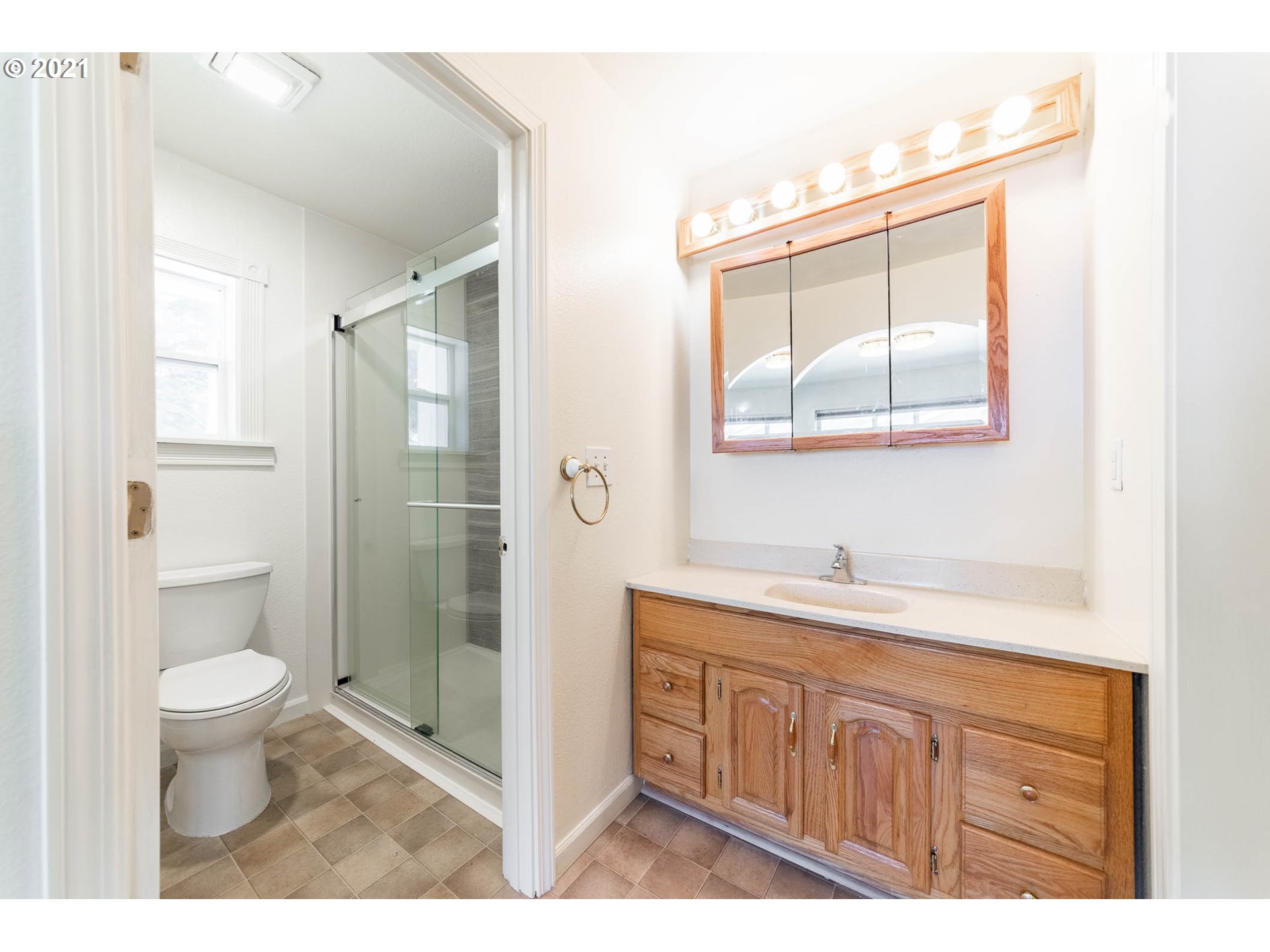 4488 Glacier Street Springfield, OR 97478 - Photo 11 of 18