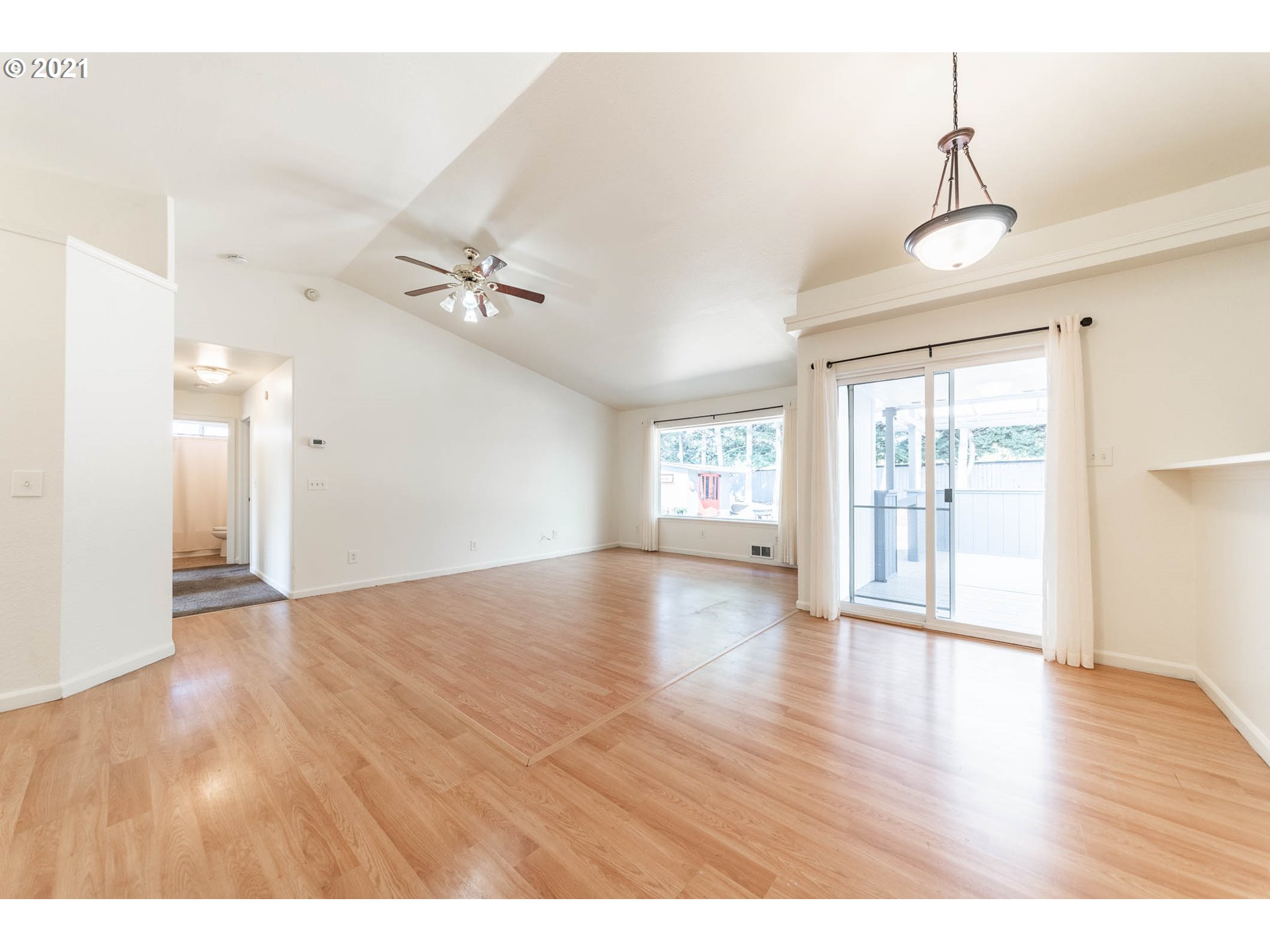 4488 Glacier Street Springfield, OR 97478 - Photo 4 of 18