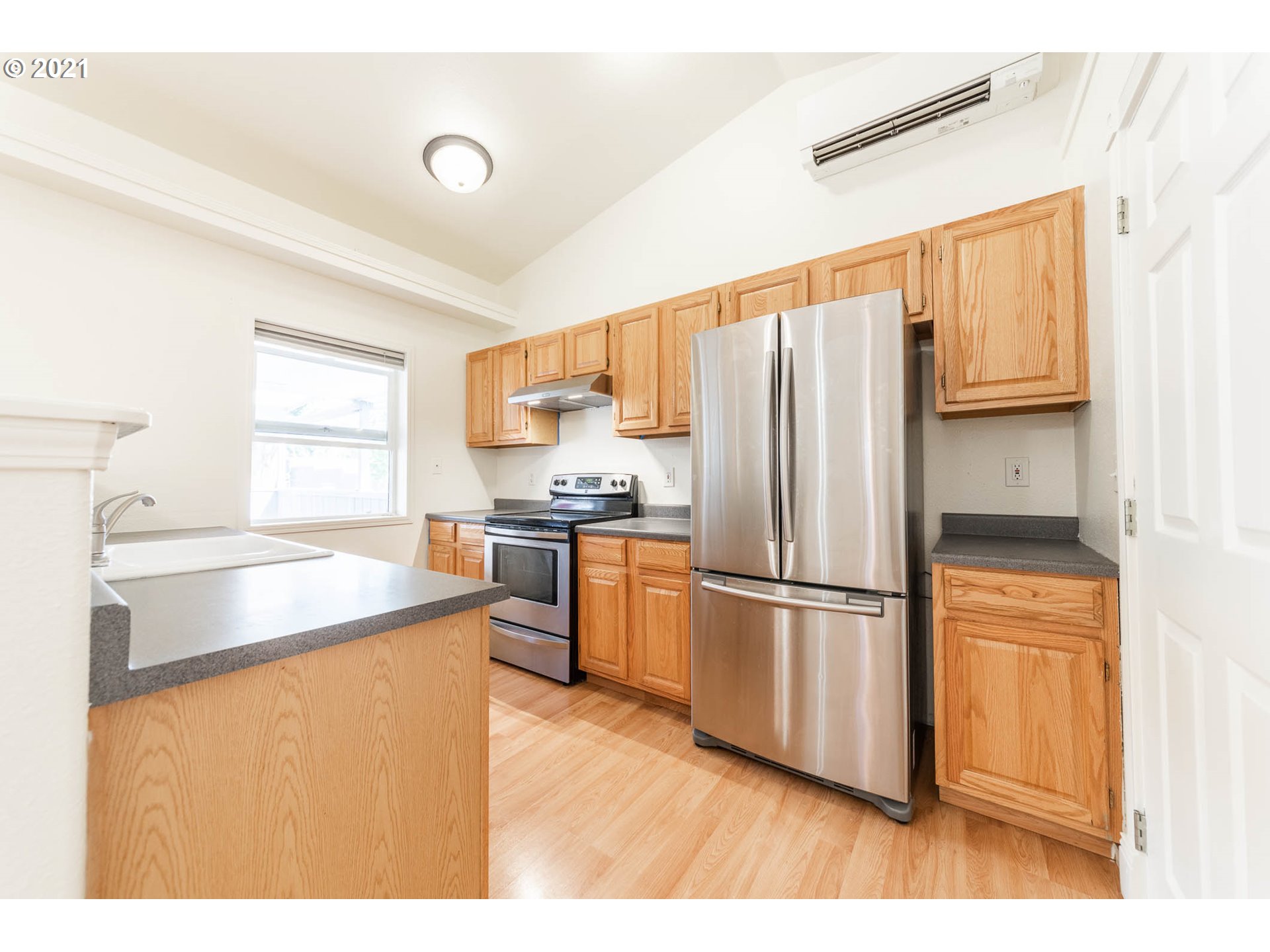 4488 Glacier Street Springfield, OR 97478 - Photo 5 of 18