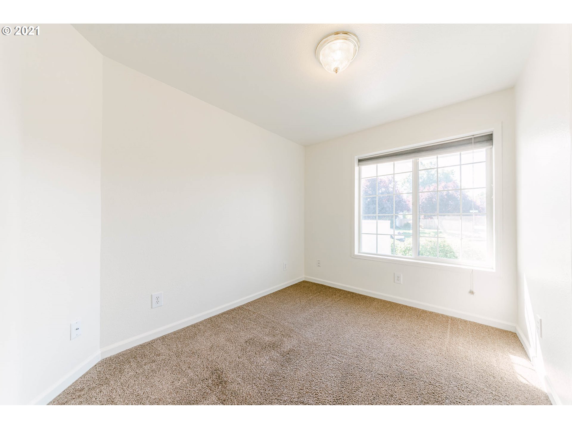 4488 Glacier Street Springfield, OR 97478 - Photo 7 of 18