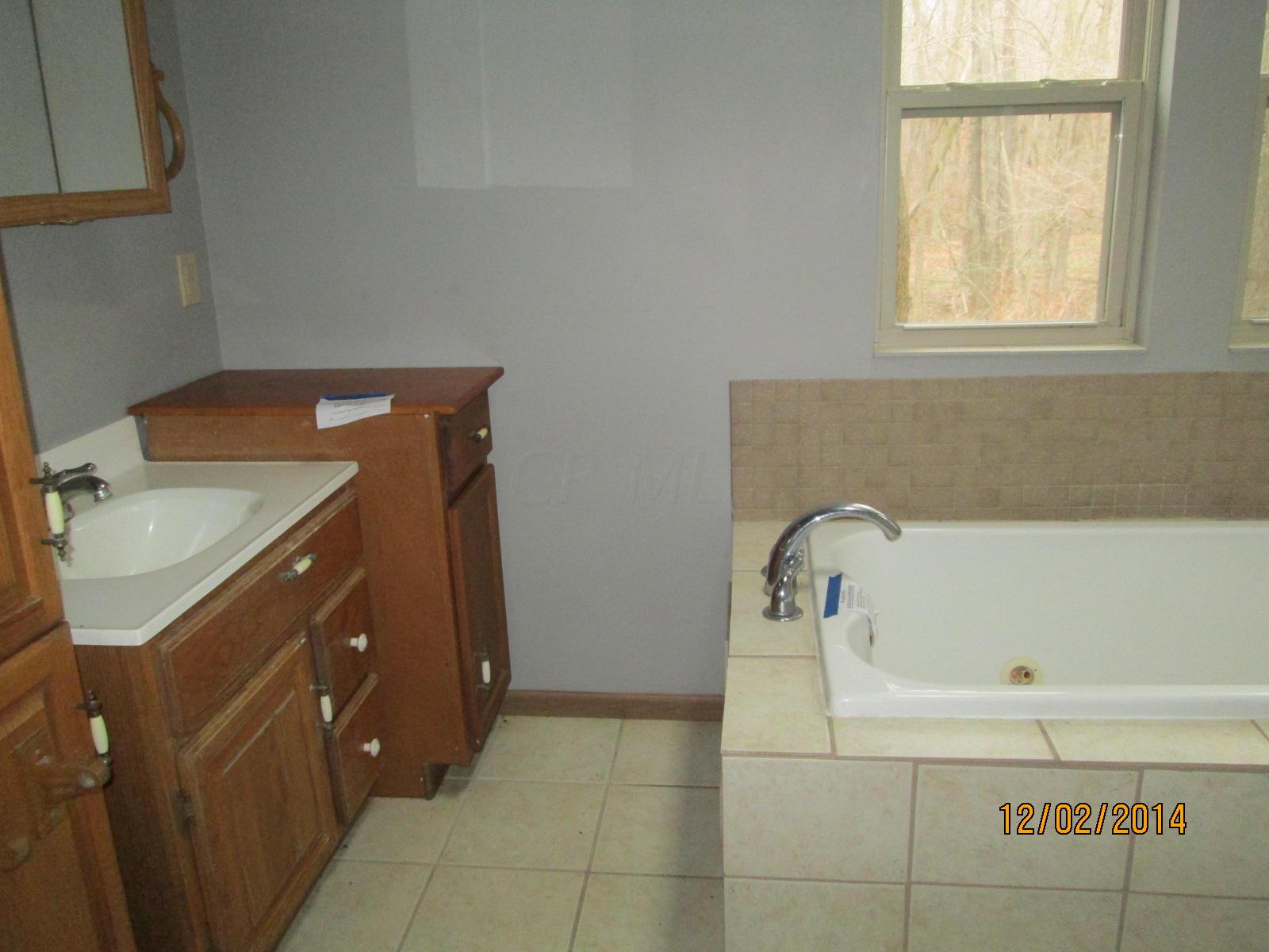 2485 County Line Road Hopewell, OH 43746 - Photo 7 of 12