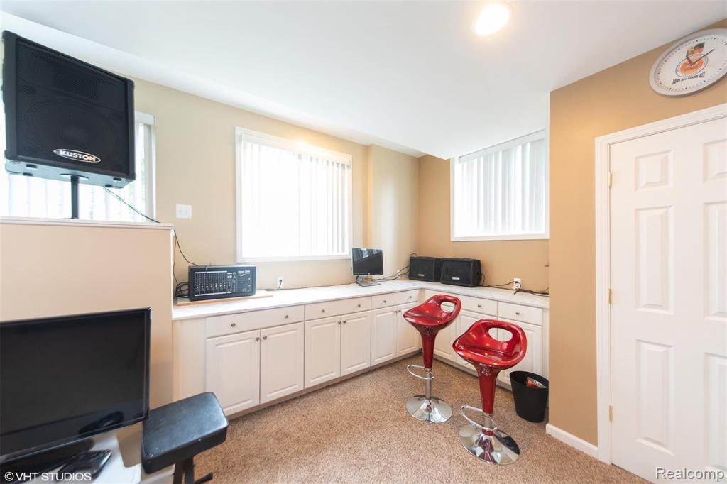 3541 Cascade Circle Rochester Hills, MI 48307 - Photo 24 of 32