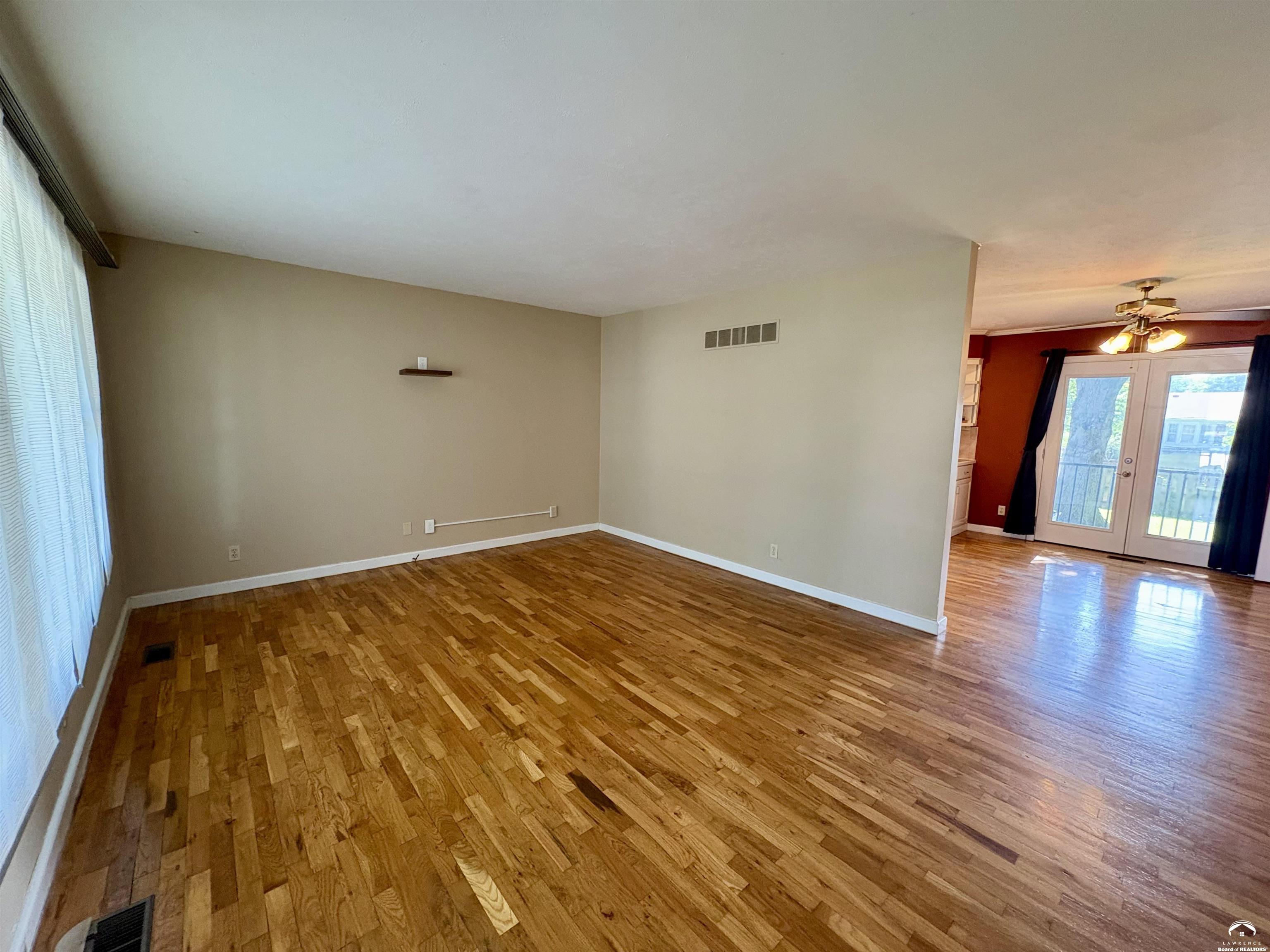 507 Arizona Street Lawrence, KS 66049 - Photo 7 of 49