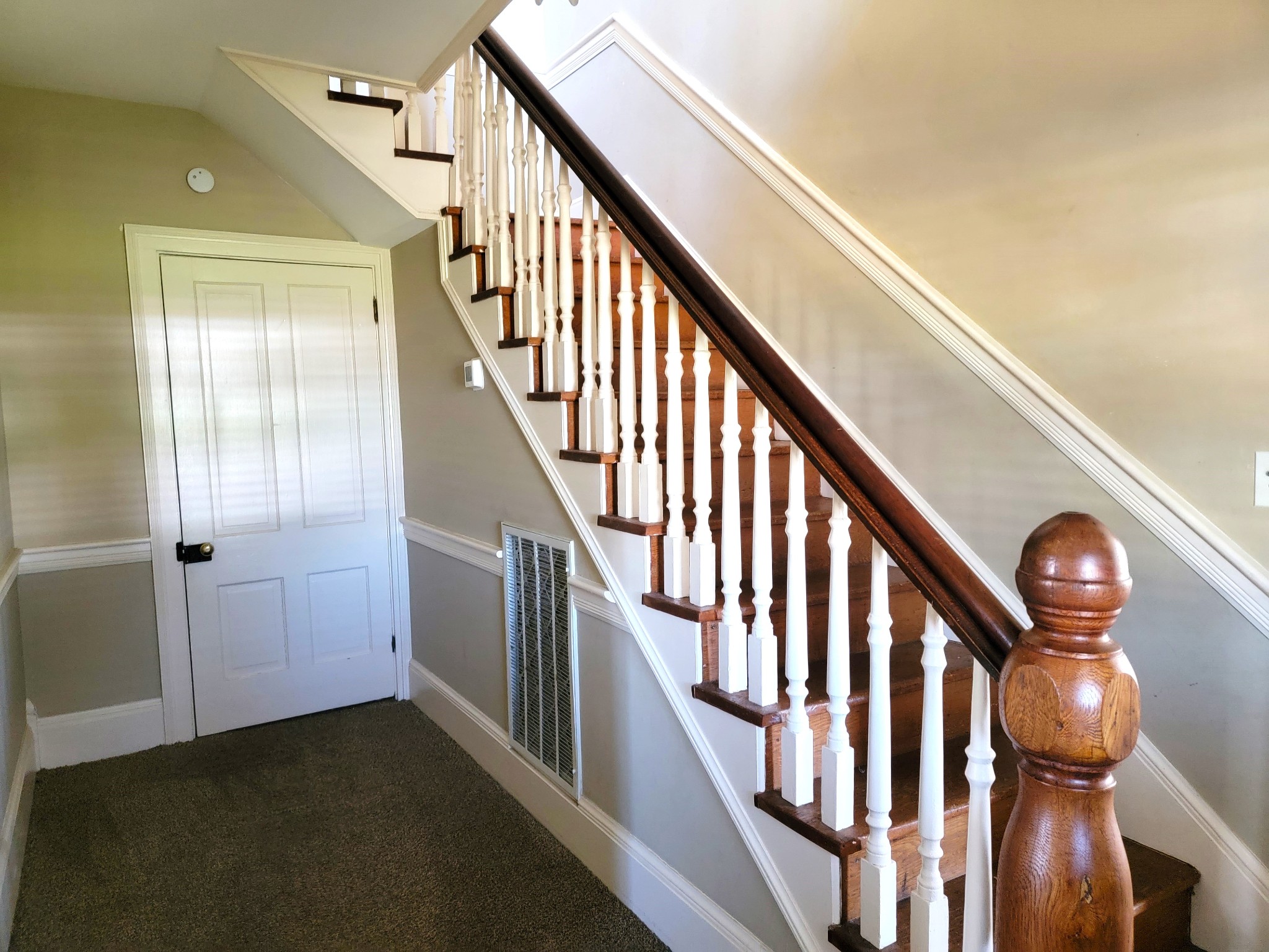 110 West Commerce Street Loretto, TN 38469 - Photo 7 of 20