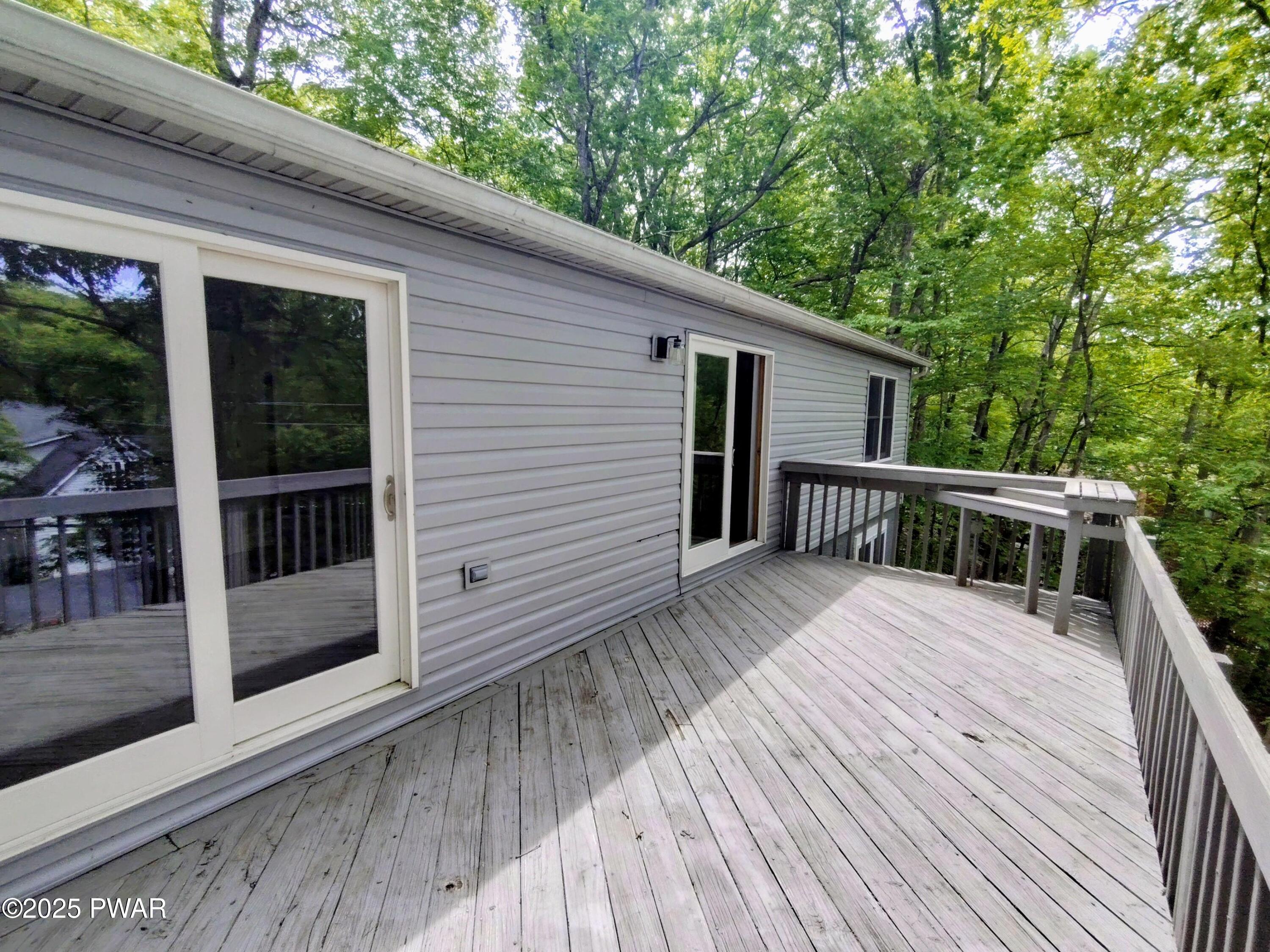 104 Radcliff Road Bushkill, PA 18324 - Photo 2 of 32 1f5f0c0e-a6a4-4458-a1ff-803f2fd1a1d8~1