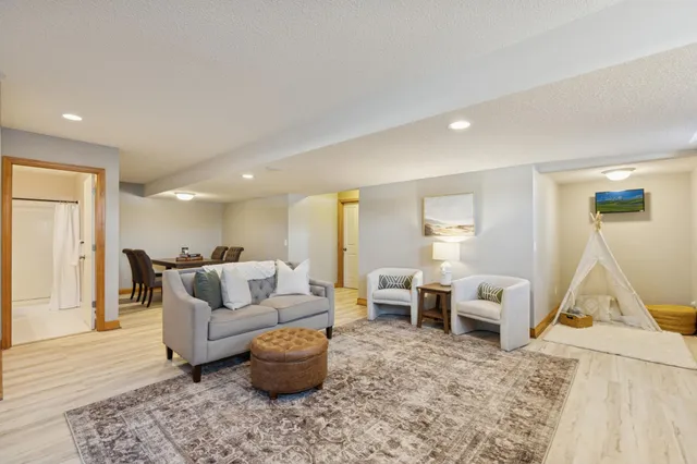 $548,000 | 6584 West Laketowne Drive, Albertville, MN 55301