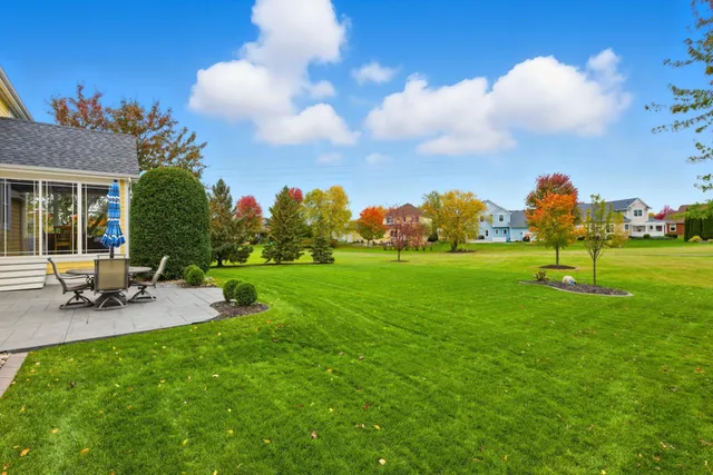 $548,000 | 6584 West Laketowne Drive, Albertville, MN 55301