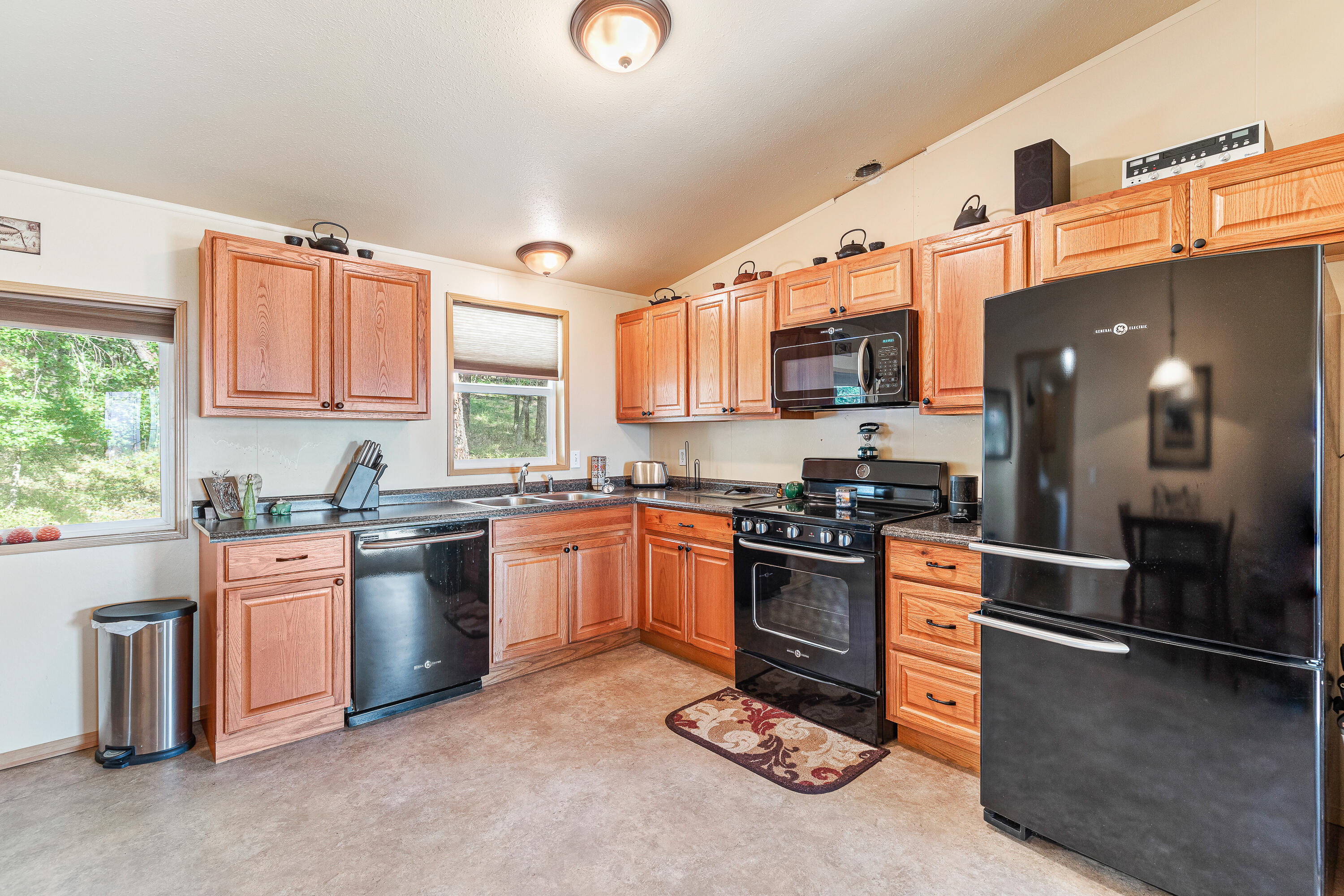 7745 Beagle Road White City, OR 97503 - Photo 19 of 49 9R9A5854