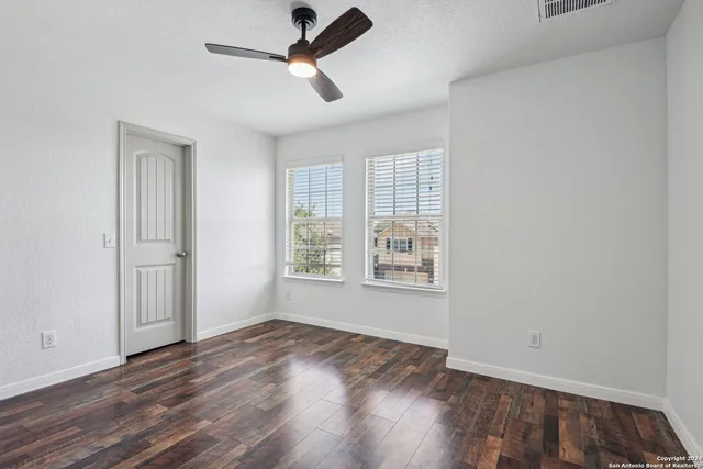 $1,950 | 10730 Gentle Fox Bay, San Antonio, TX 78245