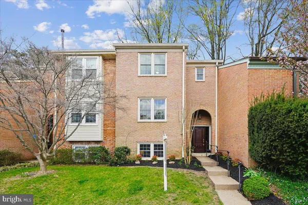 $859,000 | 2018 Highboro Way, Falls Church, VA 22043