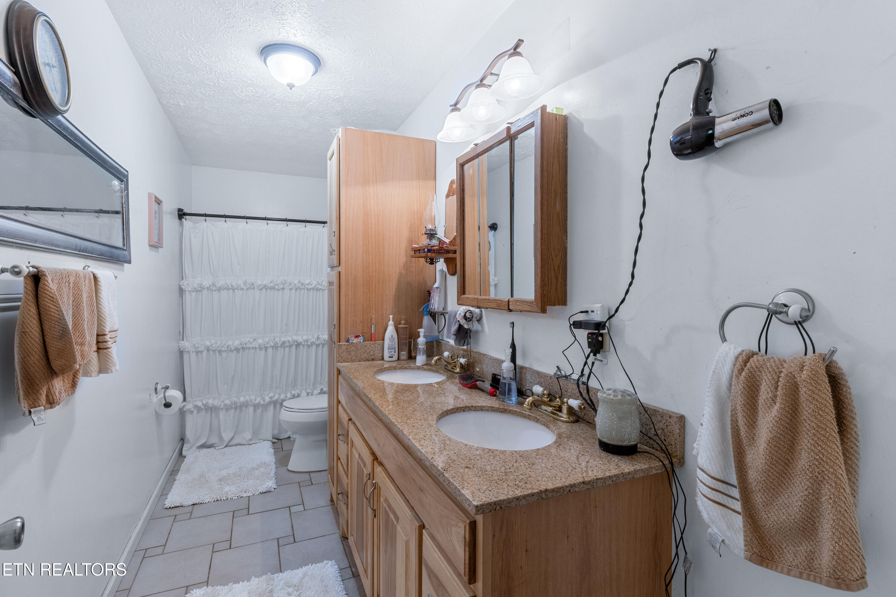 181 Mullins Lane Sunbright, TN 37872 - Photo 14 of 41 181 Mullins Ln-18