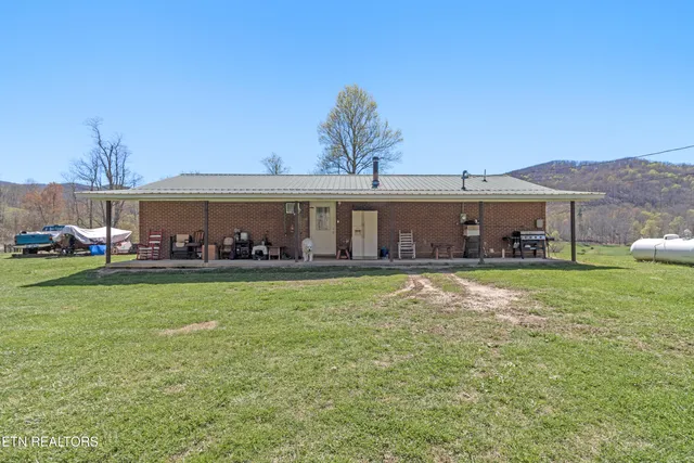 $275,000 | 181 Mullins Lane, Sunbright, TN 37872
