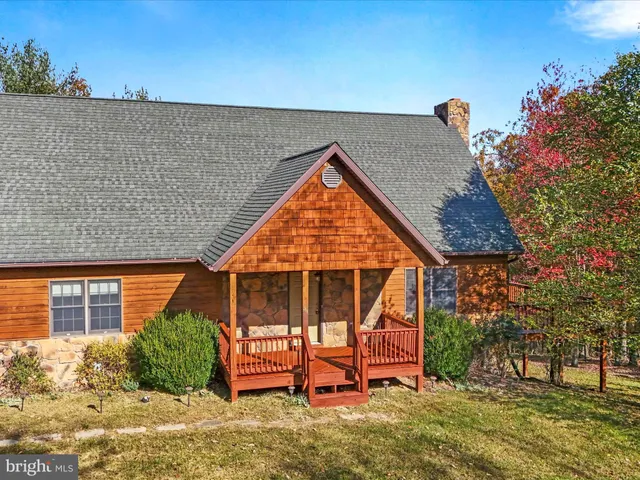 $399,000 | 286 Colonial Drive, Berkeley Springs, WV 25411