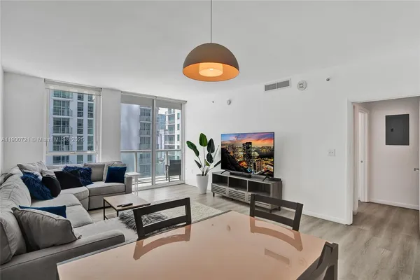 $420,000 | 253 Northeast 2nd Street, Unit 1706, Miami, FL 33132