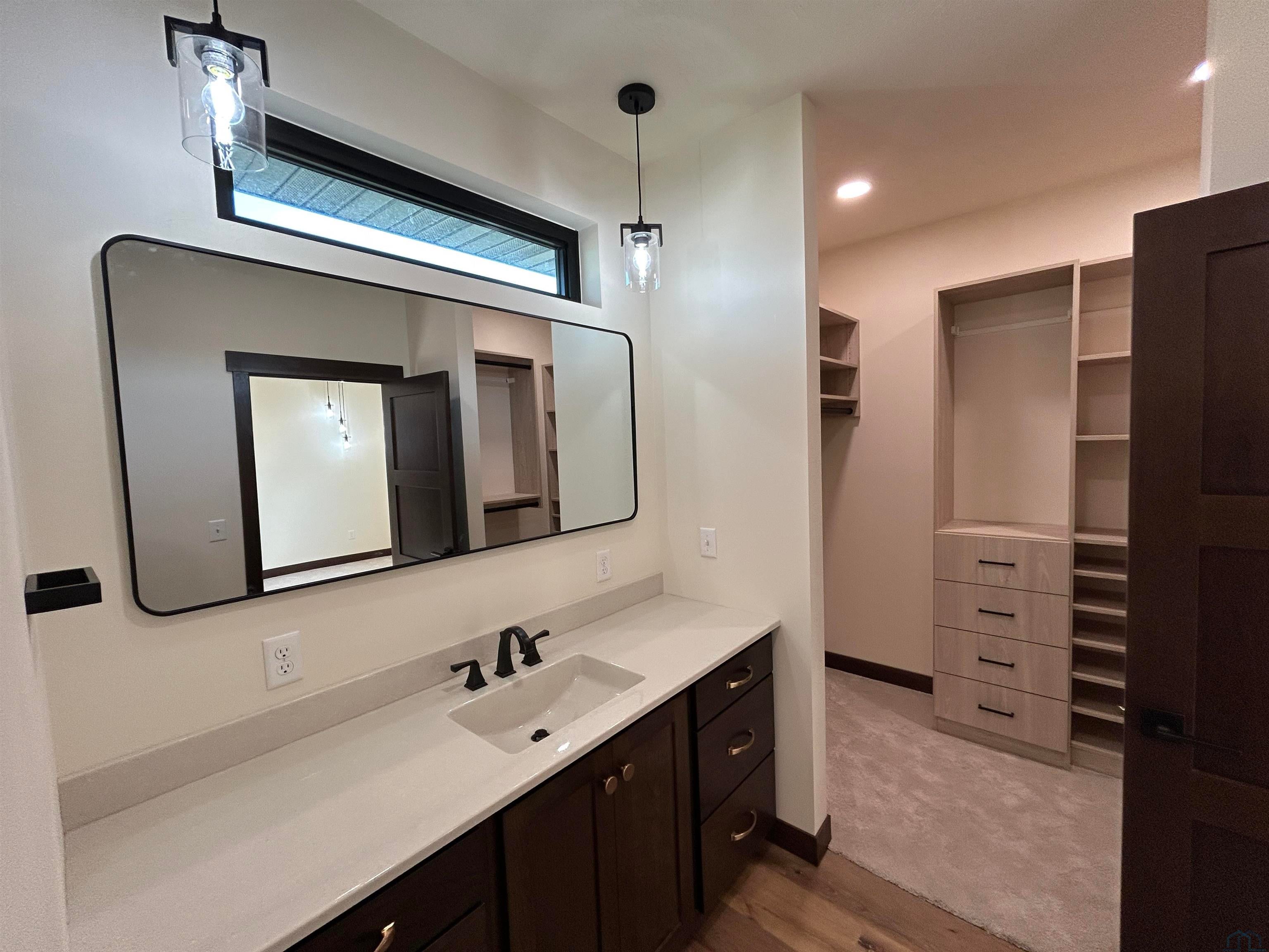2075 Riviera Road Sioux Center, IA 51250 - Photo 16 of 24 Gallery Image 16
