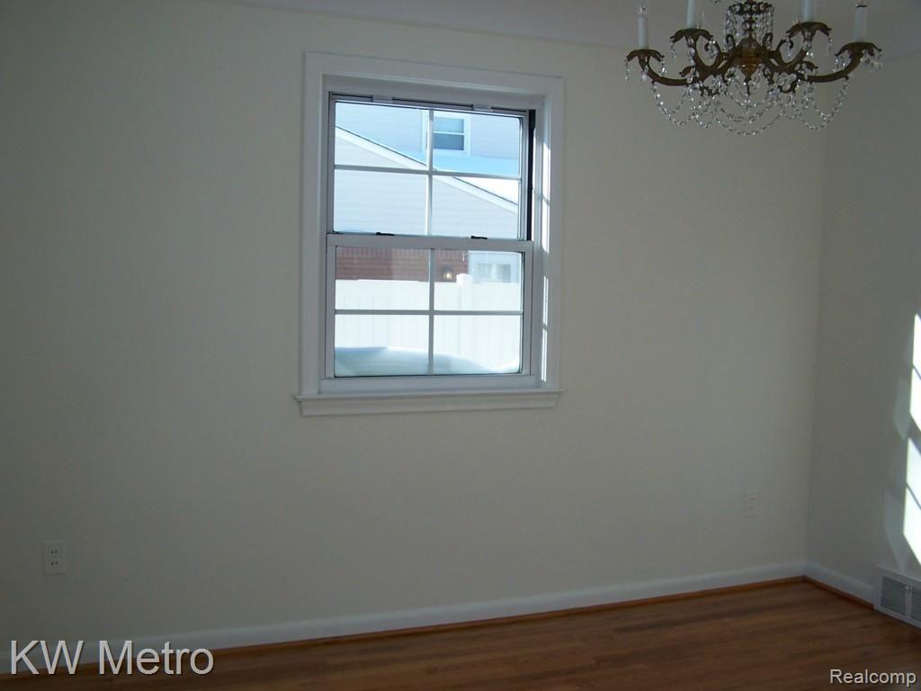 1716 Rosemont Road Berkley, MI 48072 - Photo 7 of 12 Separate formal dining room.